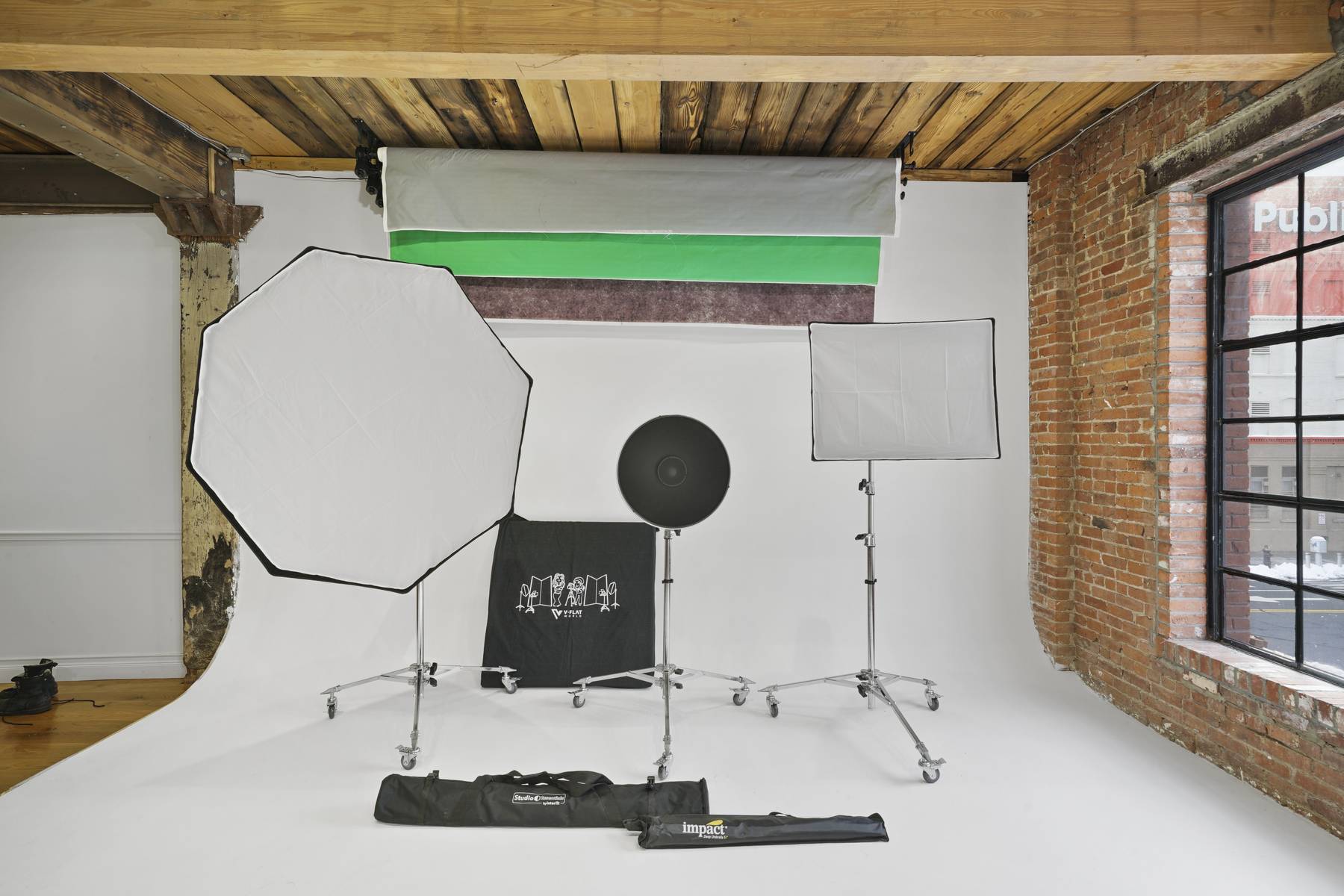 lighting equipment in a white cyclorama